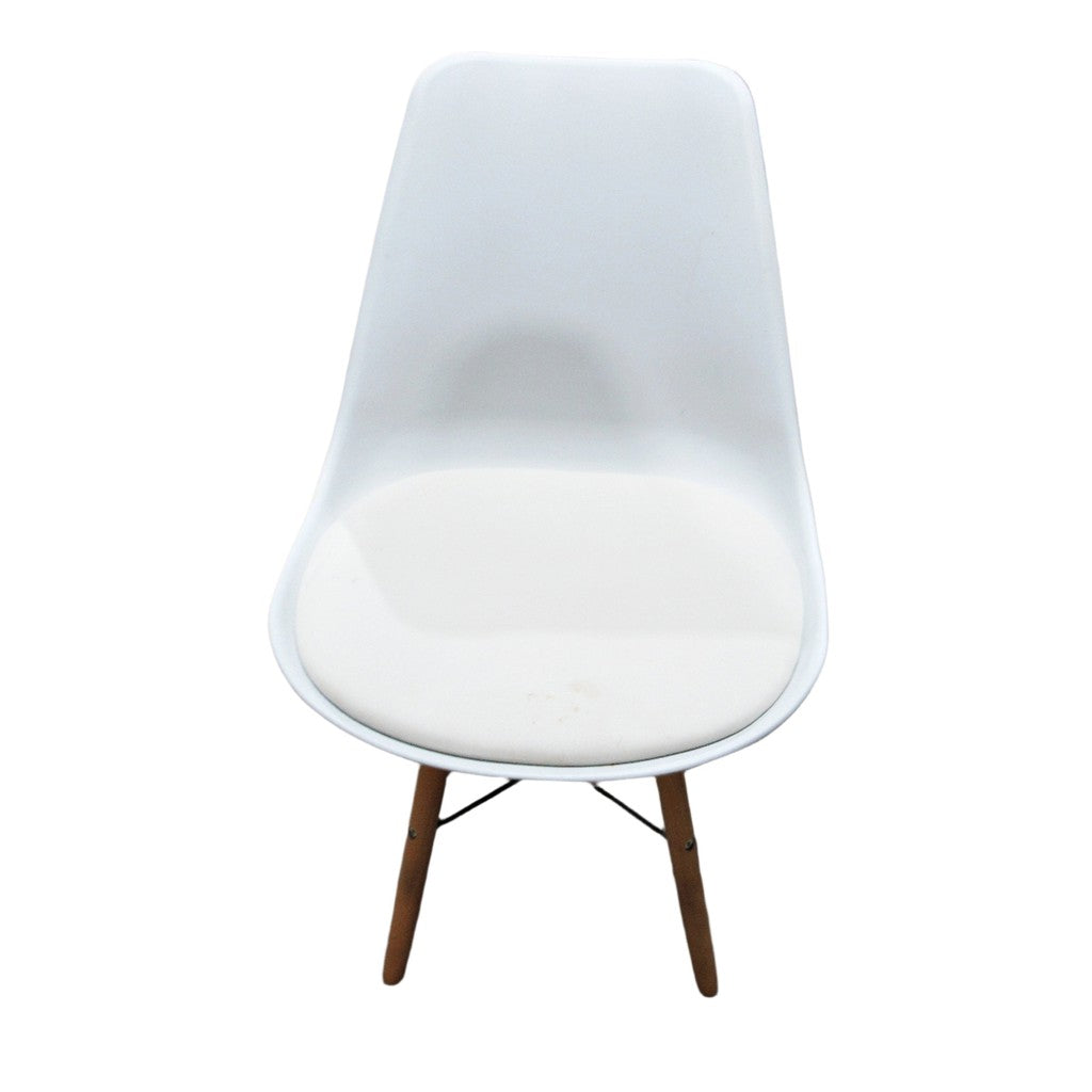 Bayside 2-Pack Chairs 現代的なデザイン Bayside Eiffel Chair 2 pack White – Liquidation Nation