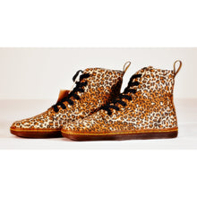 Load image into Gallery viewer, Dr. Martens Women&#39;s Hackney Boot Women&#39;s Animal Print 6-Liquidation Store
