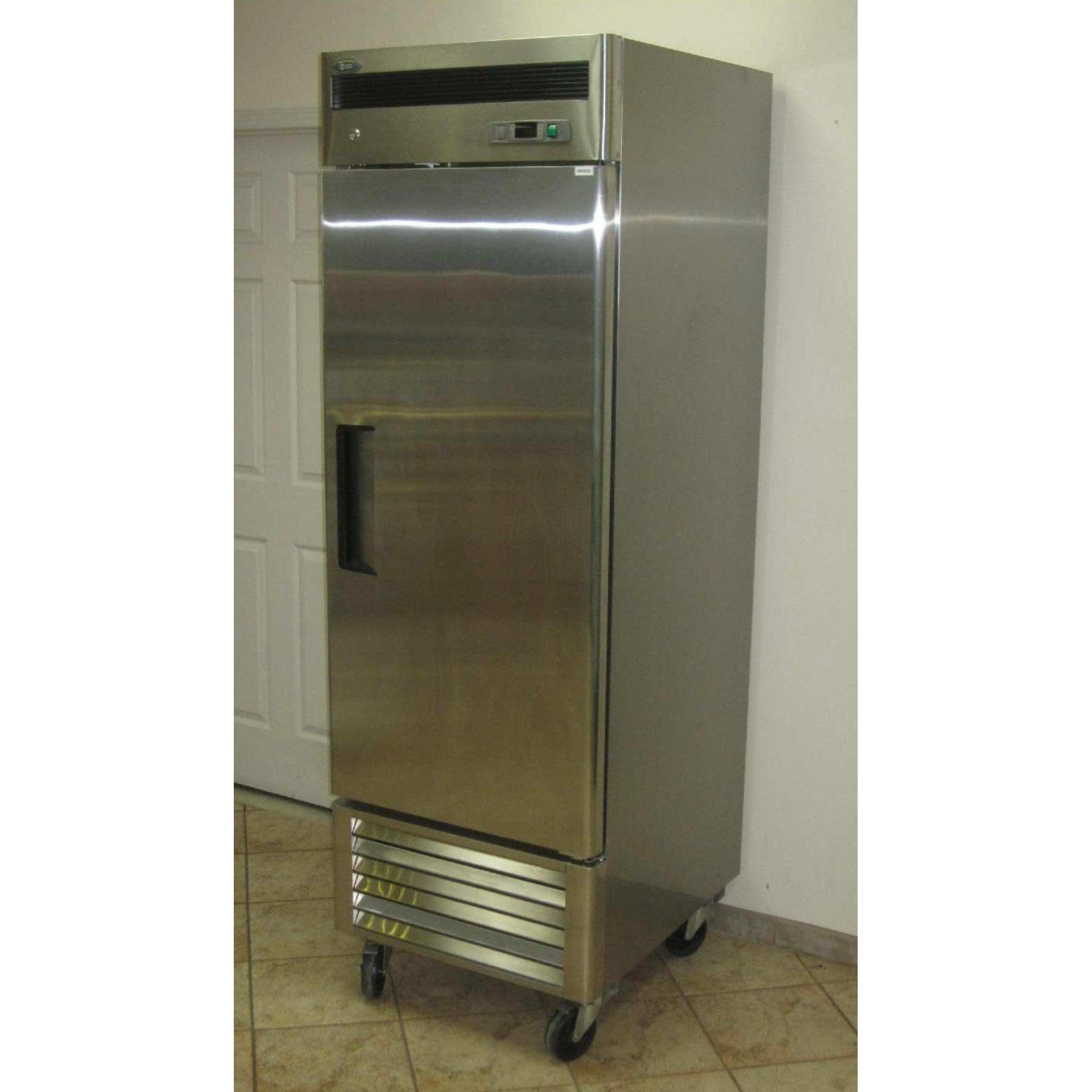 Solid Door Reachin Refrigerator Liquidation Nation