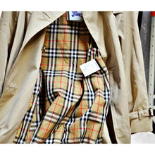 Load image into Gallery viewer, Burberry The Kensington Women&#39;s Trench Coat Size 10 (12 UK) Honey
