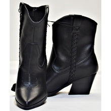 Load image into Gallery viewer, Dolce Vita Women&#39;s DV Western Boot US7 - Black-Liquidation

