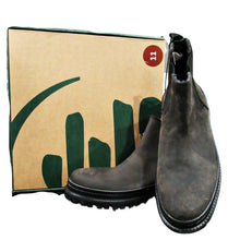 Load image into Gallery viewer, Kamik Men&#39;s Chelsea Boot Brown 11
