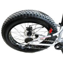Load image into Gallery viewer, Mongoose Jasper 60.96 cm (24 in.) Fat Tire Bike Youth Silver

