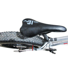 Load image into Gallery viewer, Mongoose Jasper 60.96 cm (24 in.) Fat Tire Bike Youth Silver
