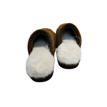 Load image into Gallery viewer, Nuknuuk Men&#39;s Shearling Slipper Brown 8
