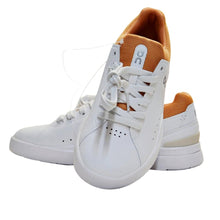 Load image into Gallery viewer, On Women&#39;s the Roger Clubhouse Textile Low-Top Sneakers US 6
