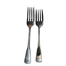 Load image into Gallery viewer, Oneida Flatware 4 Place Setting
