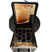 Load image into Gallery viewer, Traeger Junior 20 Pellet Grill
