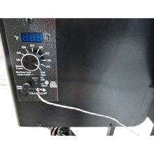 Load image into Gallery viewer, Traeger Junior 20 Pellet Grill
