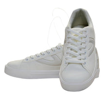 Load image into Gallery viewer, Tretorn Women&#39;s Court Shoe White with taupe US9 Regular

