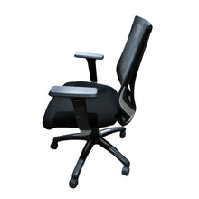 Load image into Gallery viewer, True Innovations Mesh Task Chair Black
