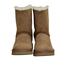 Load image into Gallery viewer, UGG Women&#39;s Bailey Bow II Boots 6 (Chestnut)

