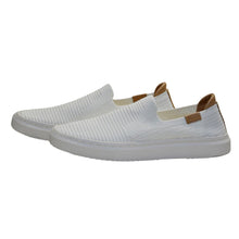 Load image into Gallery viewer, Ugg Women&#39;s Alameda Sammy Slip-On Flats White 6
