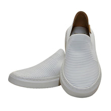 Load image into Gallery viewer, Ugg Women&#39;s Alameda Sammy Slip-On Flats White 6-Liquidation Store
