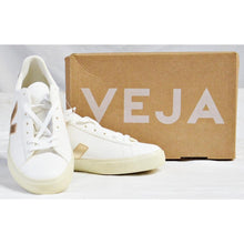 Load image into Gallery viewer, VEJA Women&#39;s Campo Classic Leather Sneakers White/Gold Size 11
