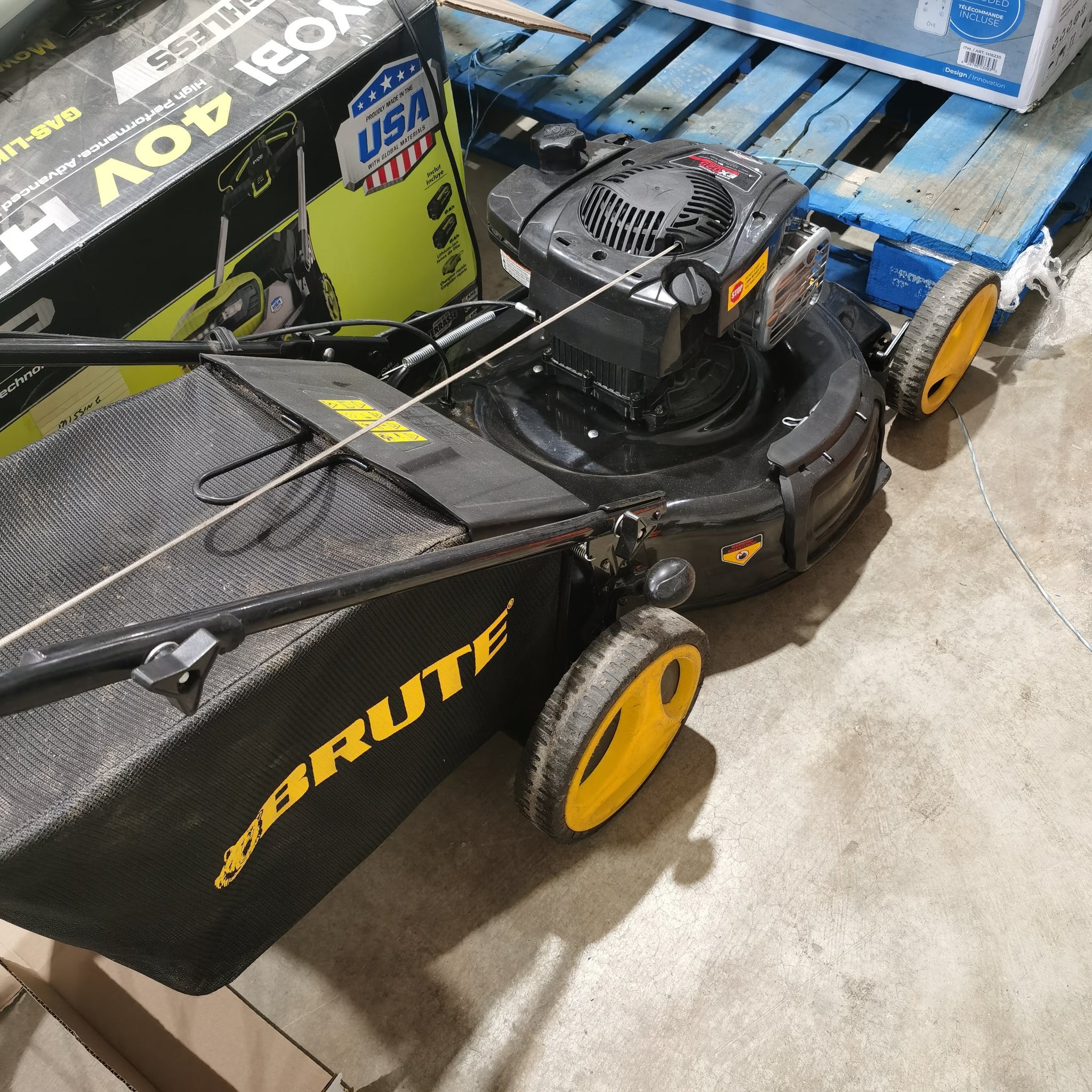 Brute 163-cc 21-in Self-propelled Gas Lawn Mower with Briggs