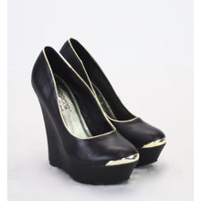 Load image into Gallery viewer, DbDk Fashion Black and Gold Closed Toe Platform High Heel Size 7.5
