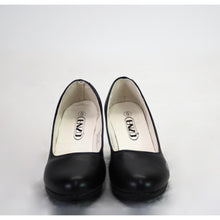 Load image into Gallery viewer, Enzo Womens Size 6 Black Classic Kitten Heel
