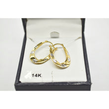 Load image into Gallery viewer, Fine Jewellery 14K Gold Diamond-Cut Oval Hoop Earrings Gold
