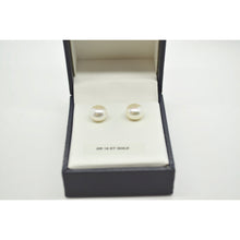 Load image into Gallery viewer, Fine Jewellery Pearl Stud Earrings 10K Yellow Gold
