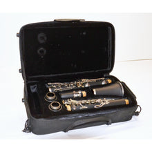 Load image into Gallery viewer, Jean Paul Student Clarinet, CL-300 Student Set With Carrying Case
