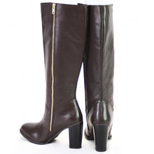 Load image into Gallery viewer, Jessica Women&#39;s Brown Knee-High Boots Size 9M
