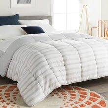 Load image into Gallery viewer, Linenspa All-Season Reversible Down Alternative Quilted Comforter
