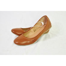 Load image into Gallery viewer, Mossimo Women’s Ona Scrunch Ballet Flats Cognac 8
