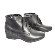 Load image into Gallery viewer, Clarks Allura AstraWomen&#39;s Ankle Boots Black 10M
