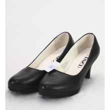 Load image into Gallery viewer, Enzo Womens Size 6 Black Classic Kitten Heel
