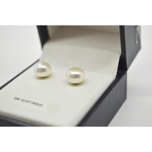 Load image into Gallery viewer, Fine Jewellery Pearl Stud Earrings 10K Yellow Gold
