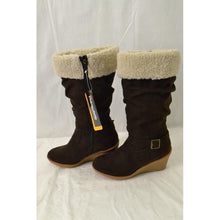 Load image into Gallery viewer, Jessica Mild Calf Brown Boots with Heel Size 6
