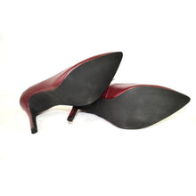 Load image into Gallery viewer, Jessica Sharon Burgundy Heel Size 7M
