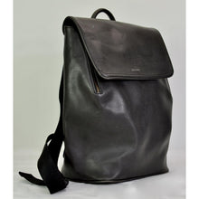 Load image into Gallery viewer, Matt &amp; Nat Vintage Collection Fabi Backpack -Black
