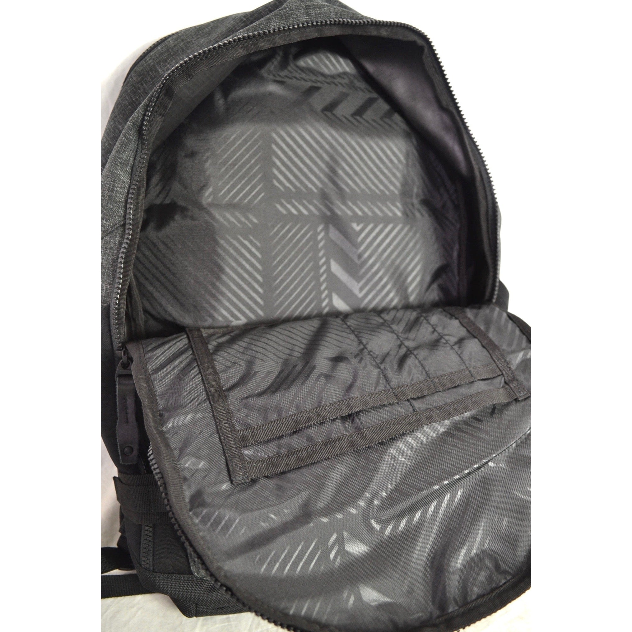 Oakley voyage 30l clearance backpack