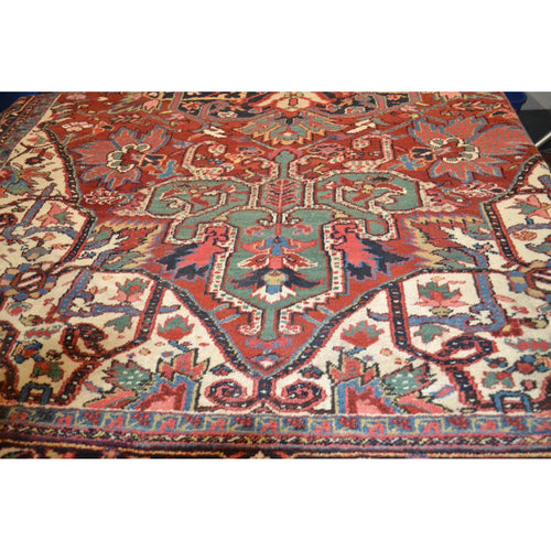 Persian Heriz Rug - 234 x 346 cm
