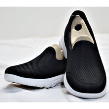 Load image into Gallery viewer, Skechers Women’s Go Walk 7 Shoe - Black-Liquidation Store
