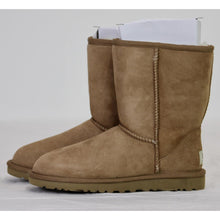 Load image into Gallery viewer, UGG Women&#39;s Classic Short Boots 5 Tan-Liquidation Store
